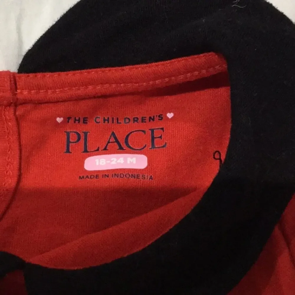 Children’s place 18-24m Red dress w/purse graphic